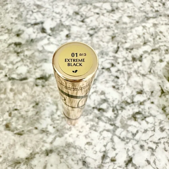 Estée Lauder Sumptuous Extreme Lash Multiplying Volume Mascara - Picture 3 of 4